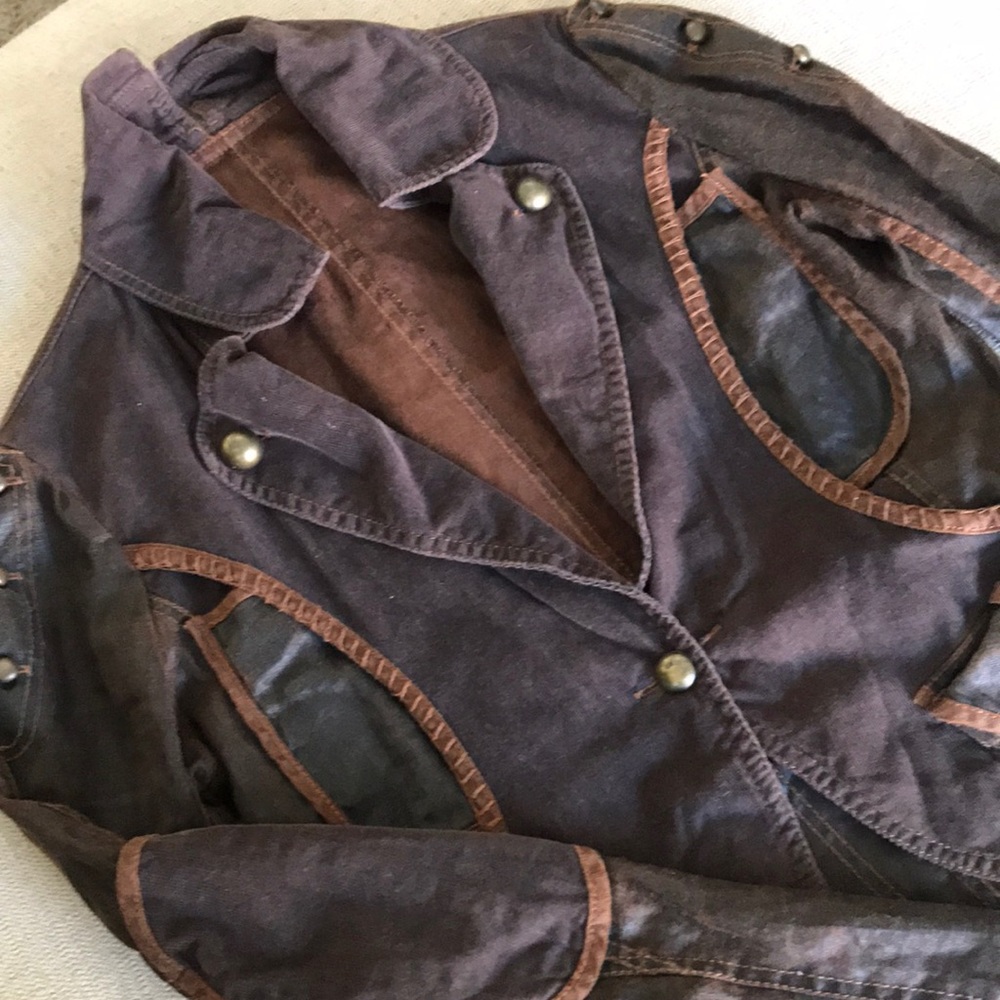 Blazer - Picture 4 of 8